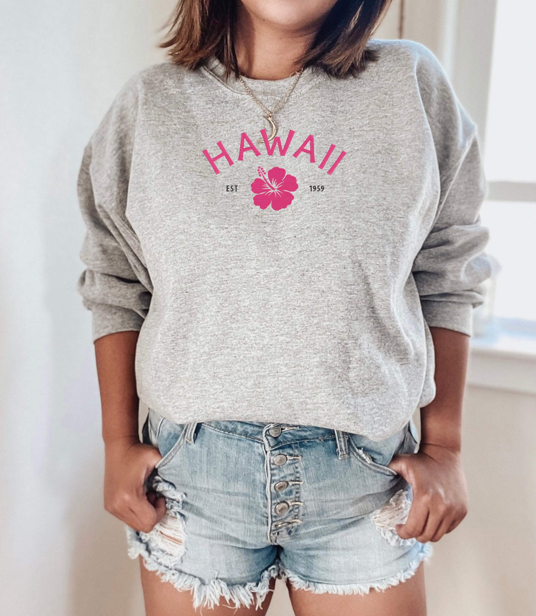 Hawaii Vintage Crewneck Embroidery